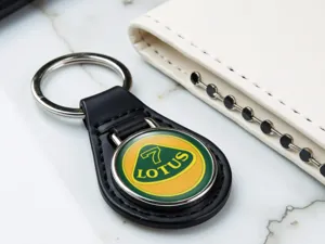 Lotus Schlüsselanhänger Stilvoll Leder Premium Haptik